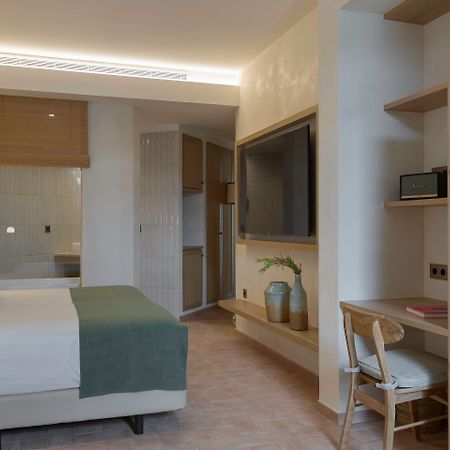 Cala San Miguel Ibiza Resort, Adults Only, Curio Collection By Hilton Port de Sant Miguel Exterior photo Deluxe Room