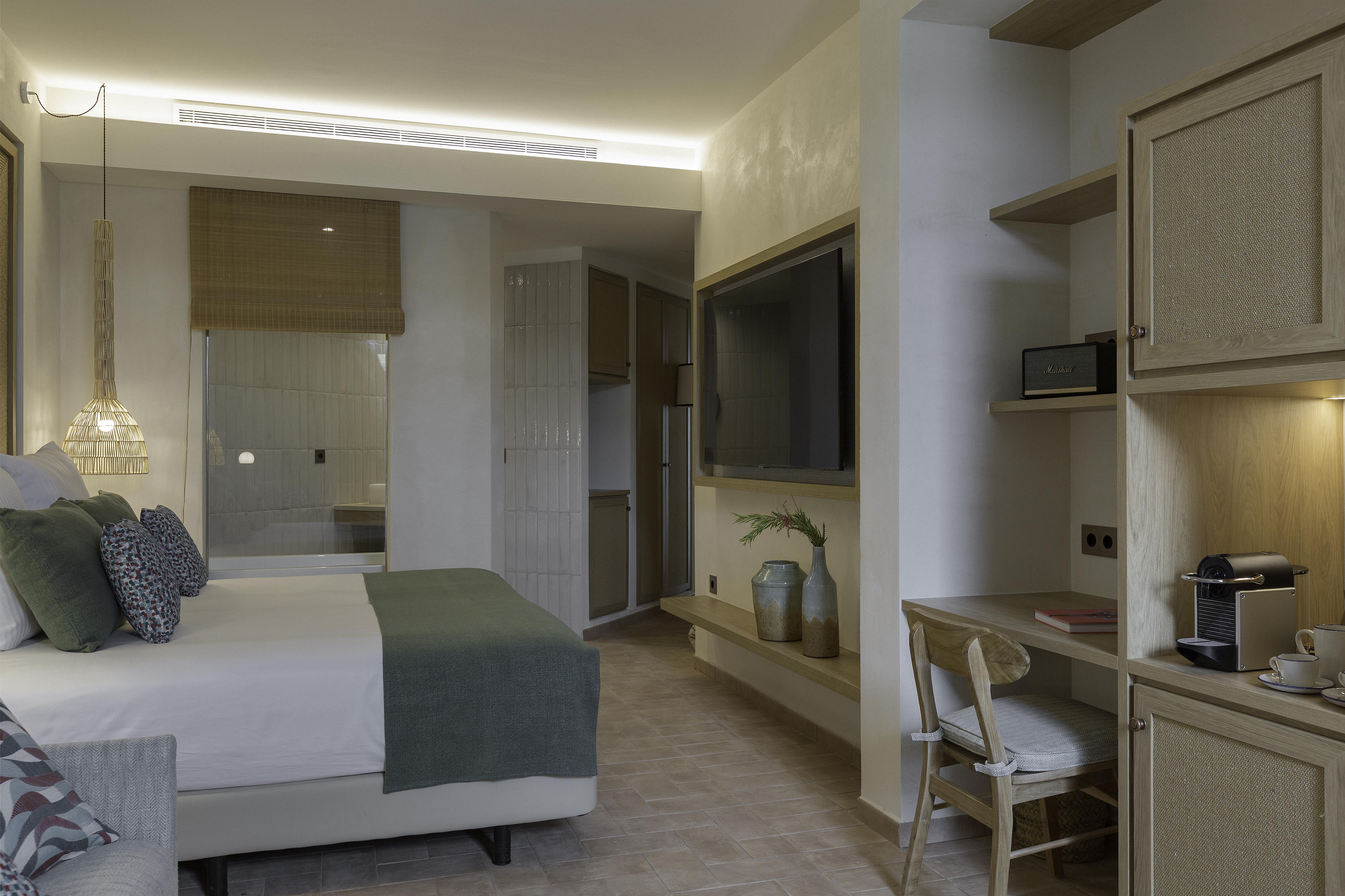 Cala San Miguel Ibiza Resort, Adults Only, Curio Collection By Hilton Port de Sant Miguel Exterior photo Deluxe Room