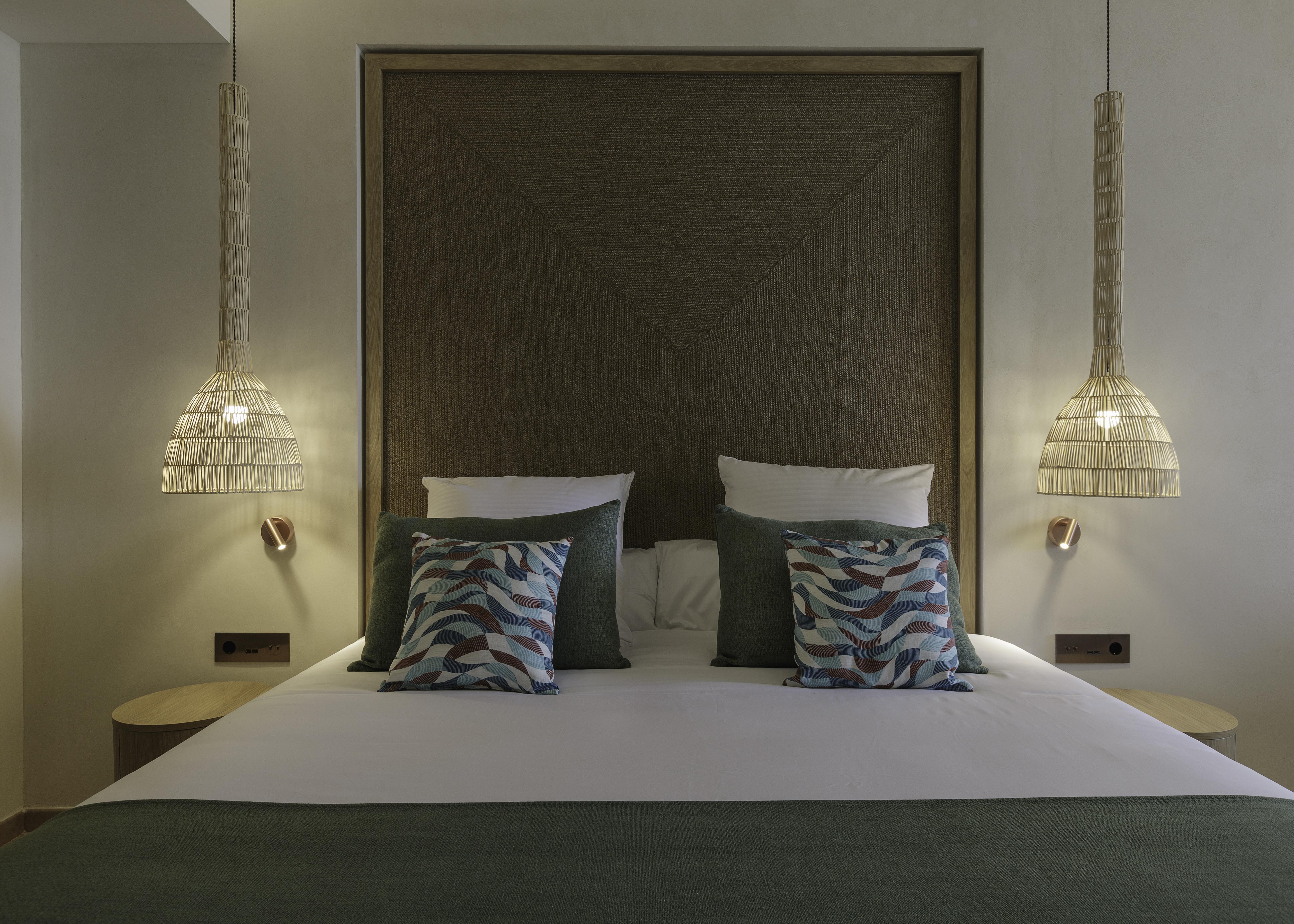 Cala San Miguel Ibiza Resort, Adults Only, Curio Collection By Hilton Port de Sant Miguel Exterior photo A bedroom at the hotel