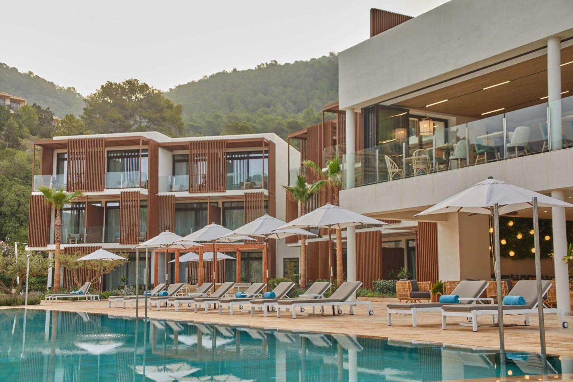 Cala San Miguel Ibiza Resort, Adults Only, Curio Collection By Hilton Port de Sant Miguel Exterior photo The hotel's pool