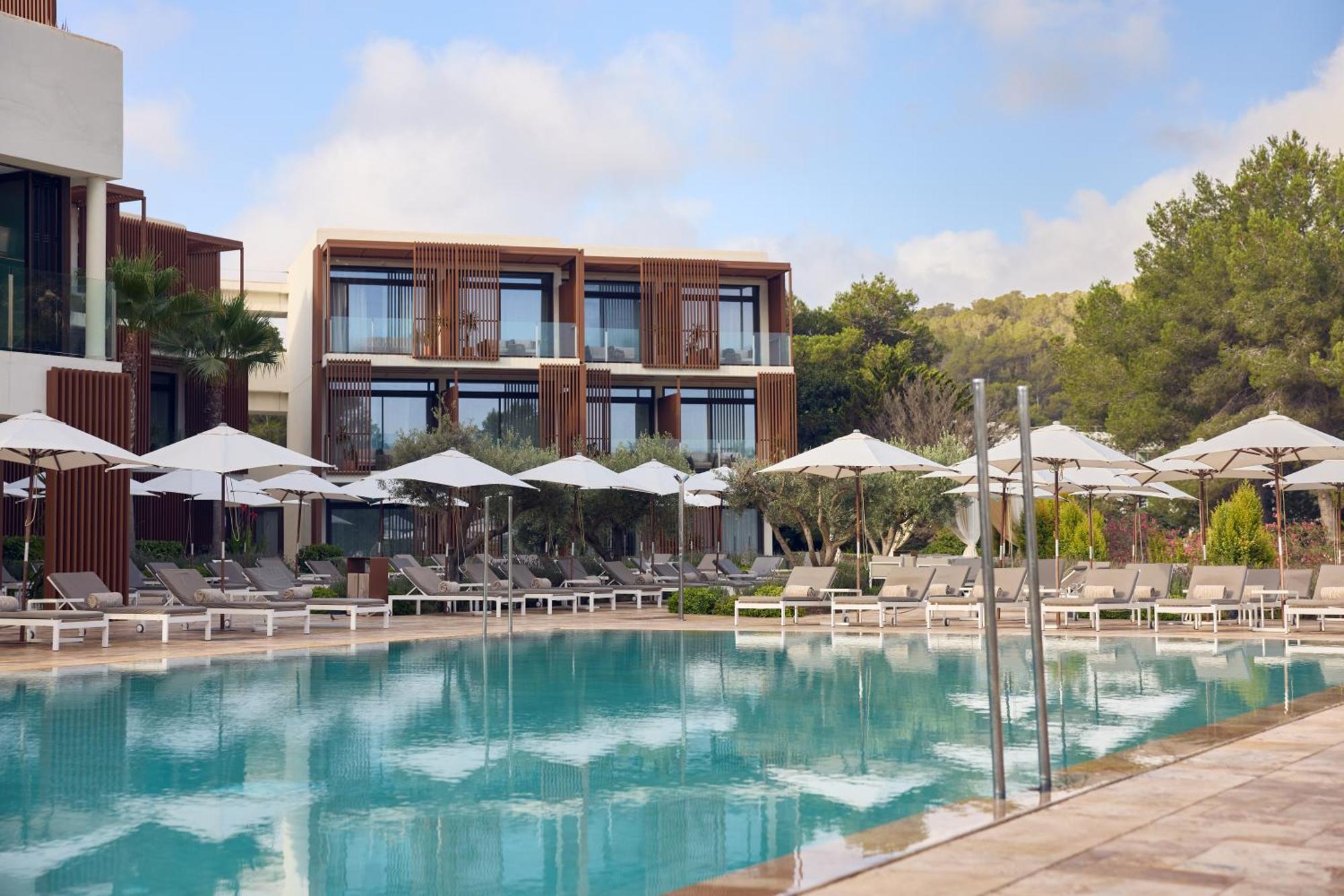 Cala San Miguel Ibiza Resort, Adults Only, Curio Collection By Hilton Port de Sant Miguel Exterior photo The hotel's pool