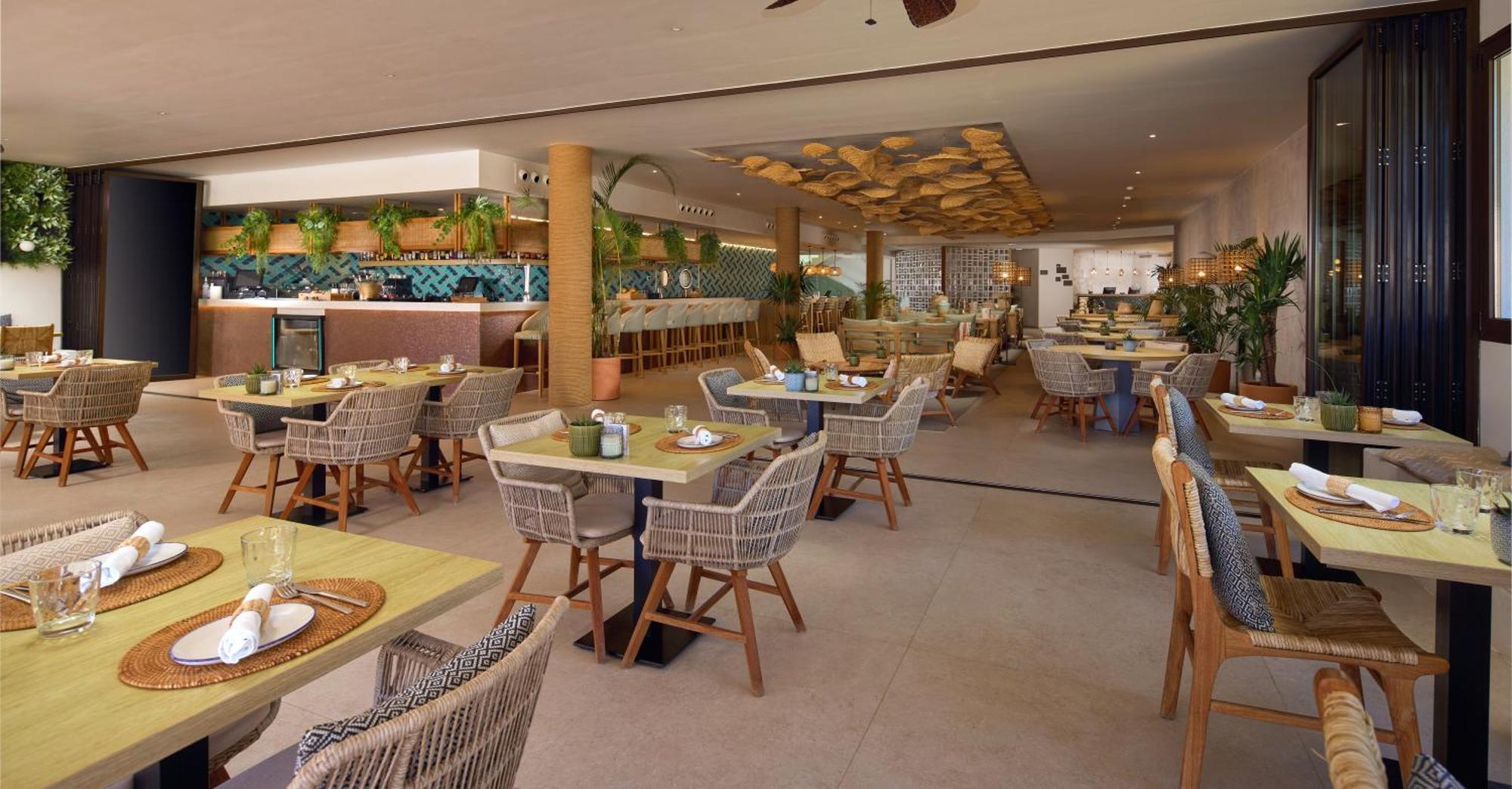 Cala San Miguel Ibiza Resort, Adults Only, Curio Collection By Hilton Port de Sant Miguel Exterior photo The restaurant