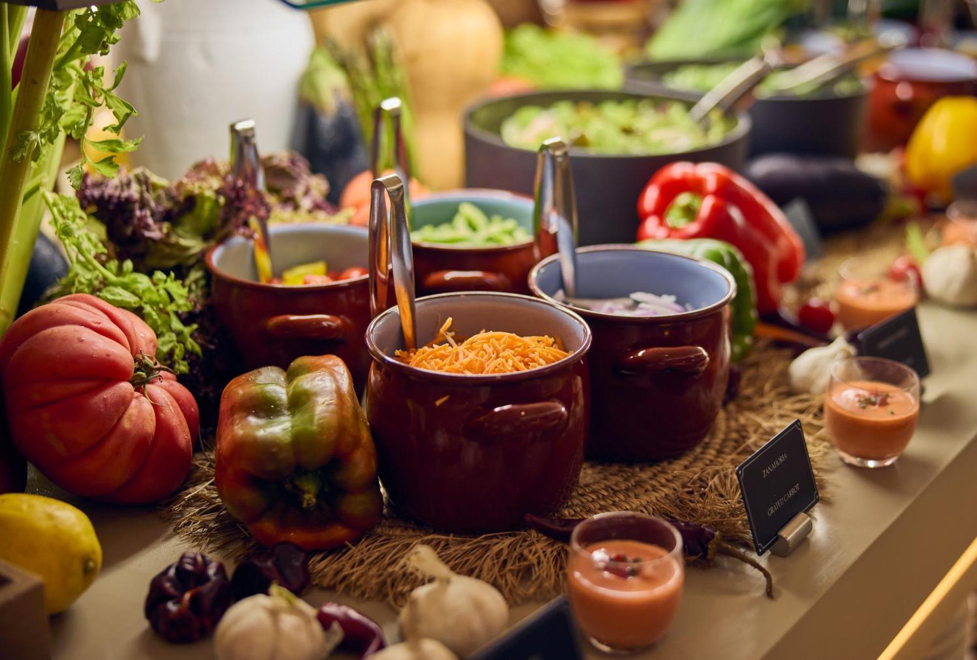 Cala San Miguel Ibiza Resort, Adults Only, Curio Collection By Hilton Port de Sant Miguel Exterior photo A salad bar