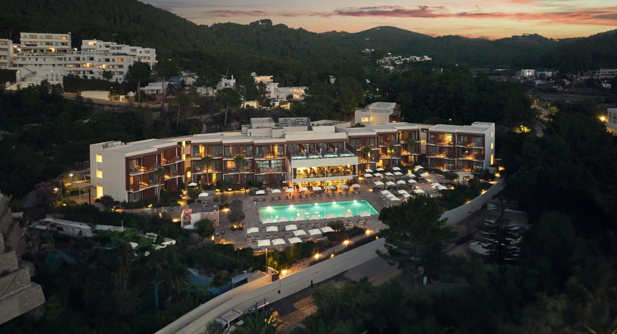 Cala San Miguel Ibiza Resort, Adults Only, Curio Collection By Hilton Port de Sant Miguel Exterior photo Aerial view of the hotel