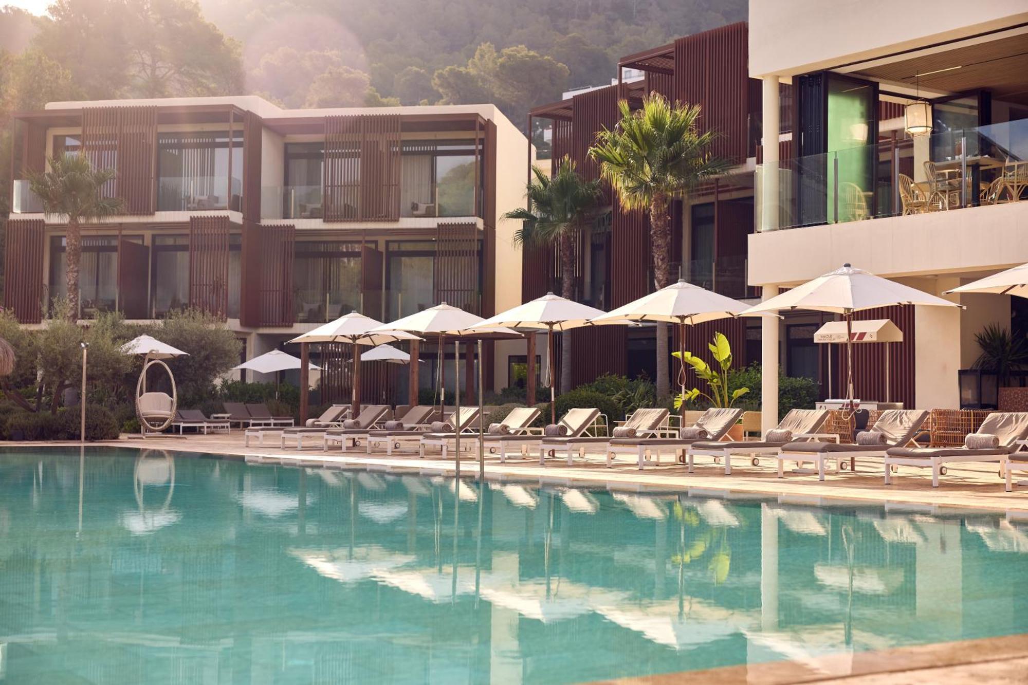 Cala San Miguel Ibiza Resort, Adults Only, Curio Collection By Hilton Port de Sant Miguel Exterior photo The resort's pool