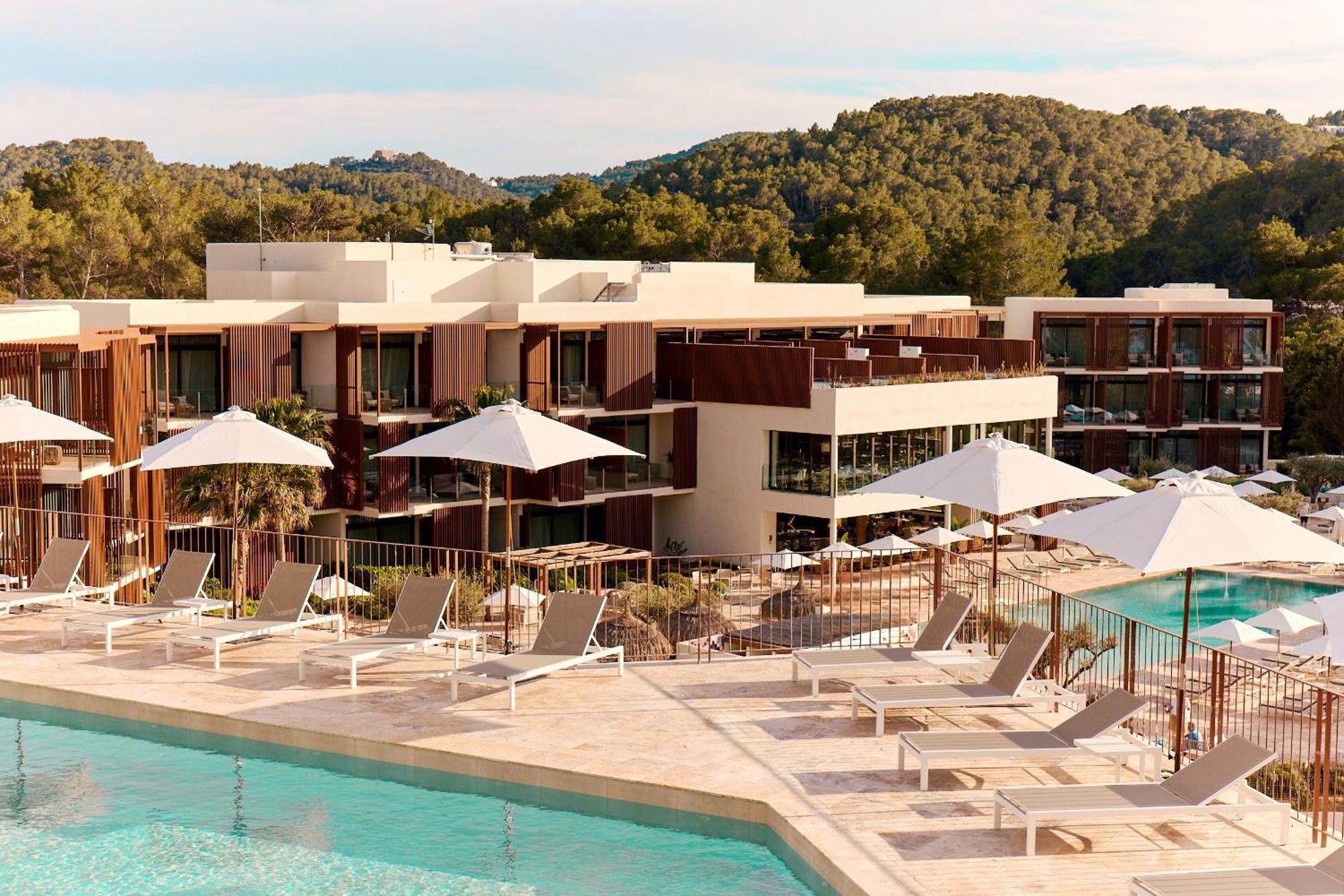 Cala San Miguel Ibiza Resort, Adults Only, Curio Collection By Hilton Port de Sant Miguel Exterior photo The hotel's pool area